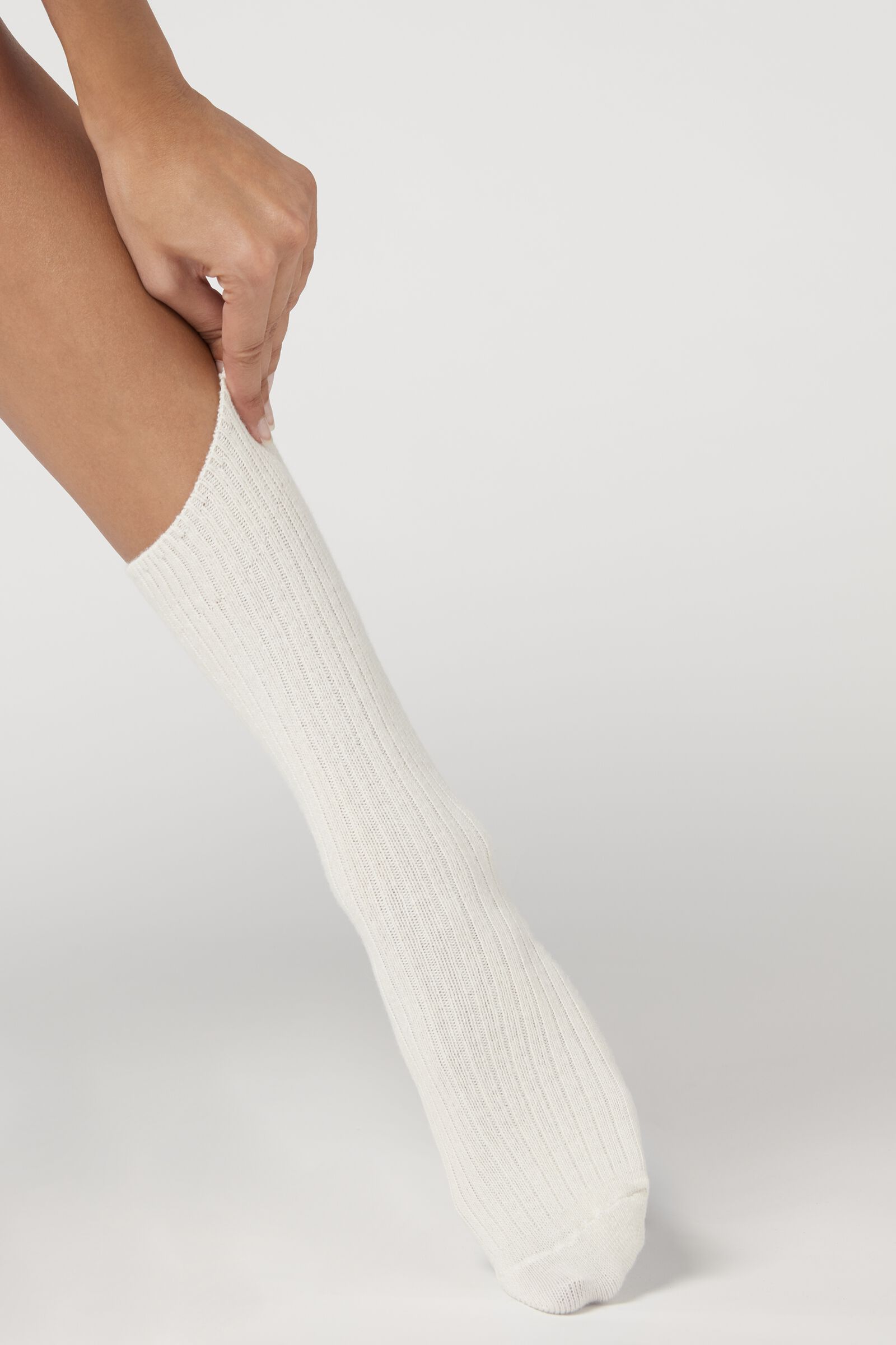 meia curta canelada em lã e cashmere - branco