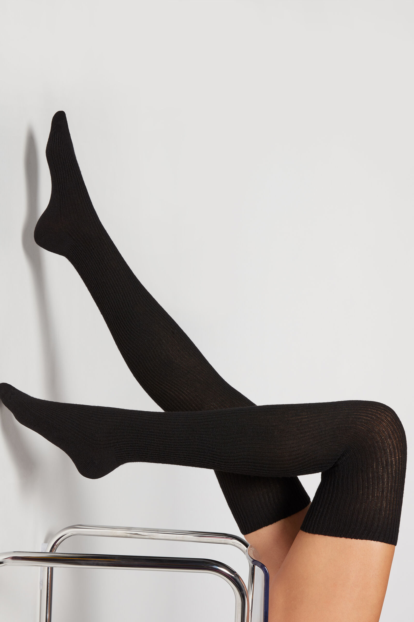 meias altas em lã canelada - preto