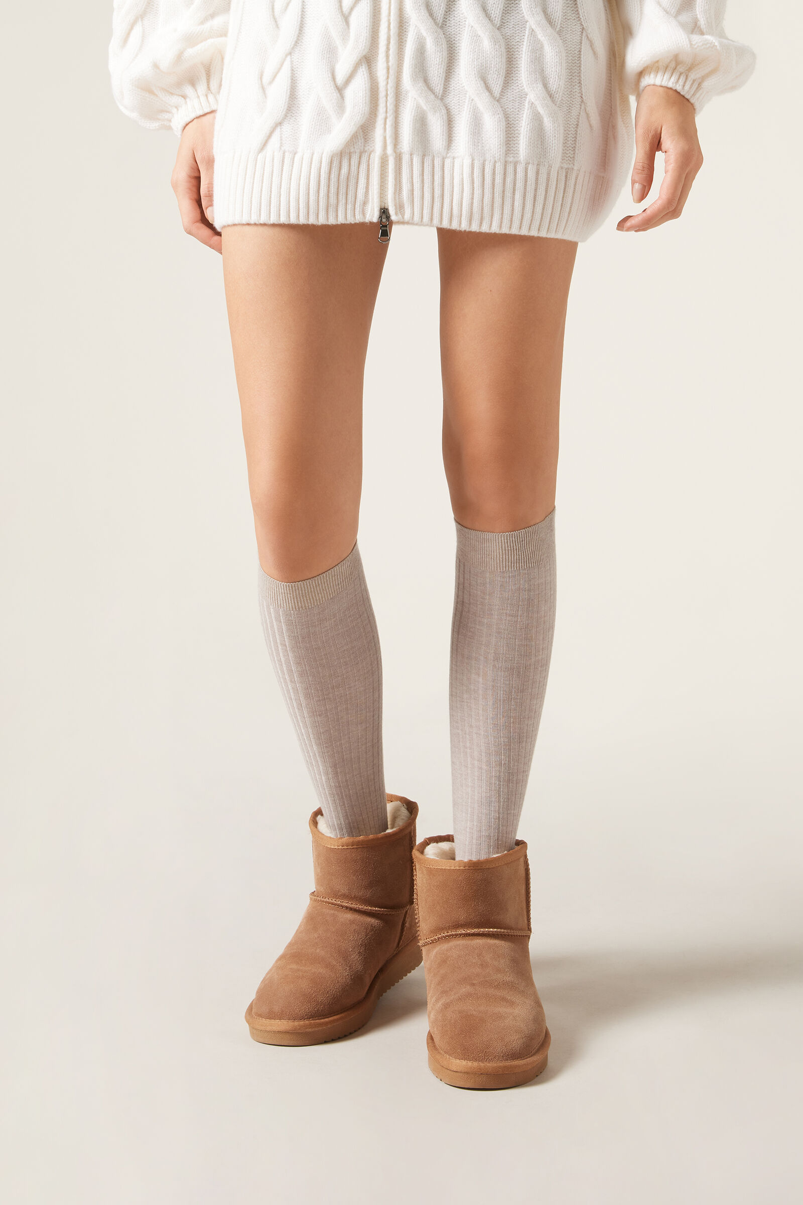 meia alta com cashmere canelada - bege