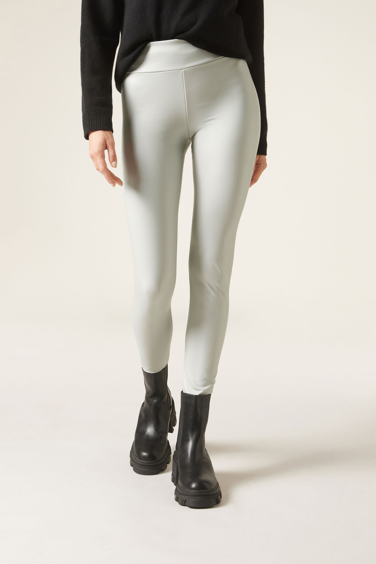 calça skinny térmica efeito couro - branco