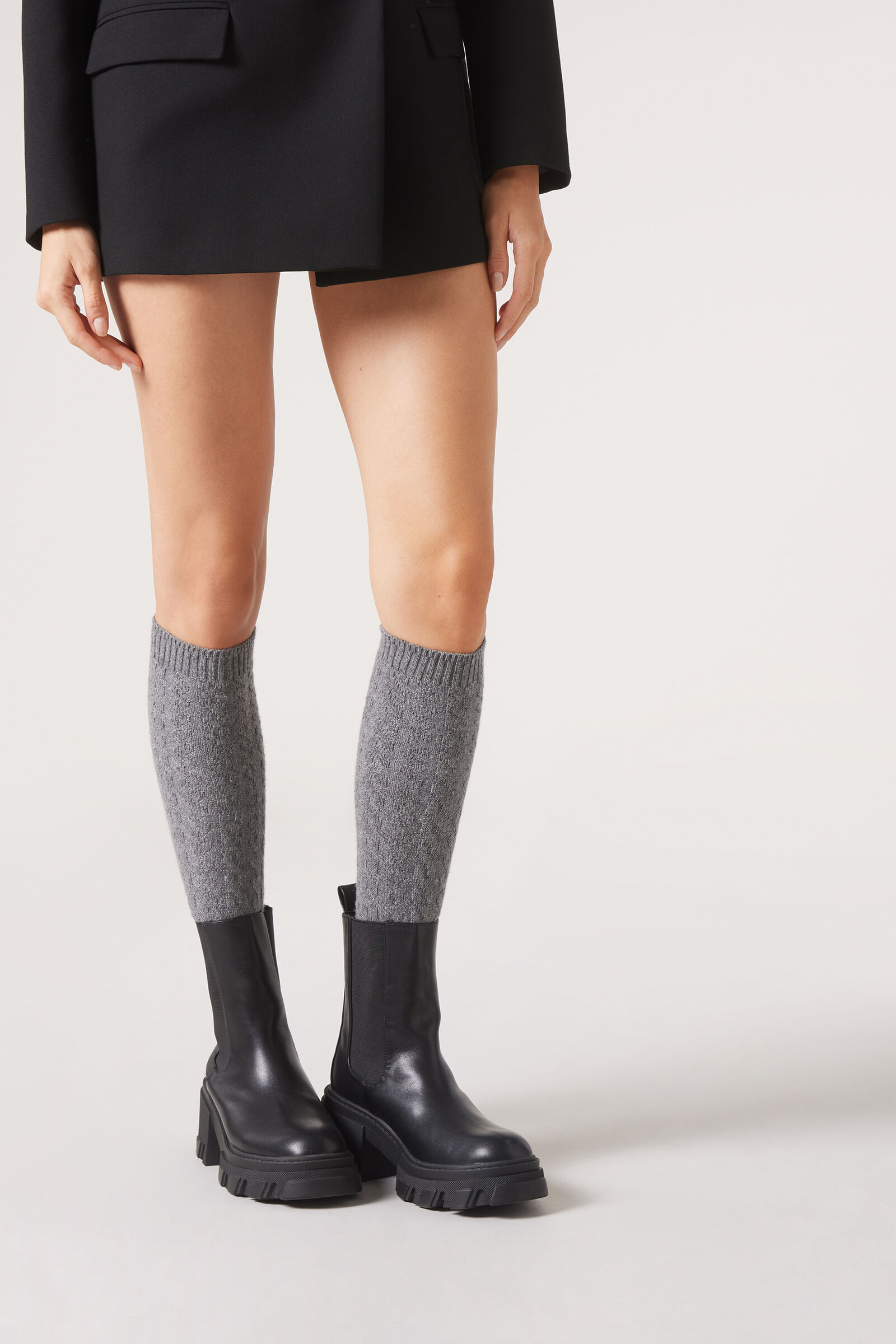 meia alta com cashmere trançada - cinza