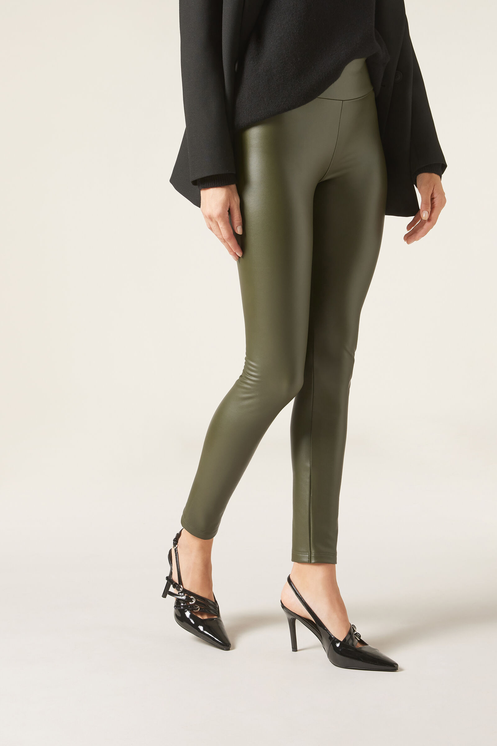 calça skinny térmica efeito couro - verde