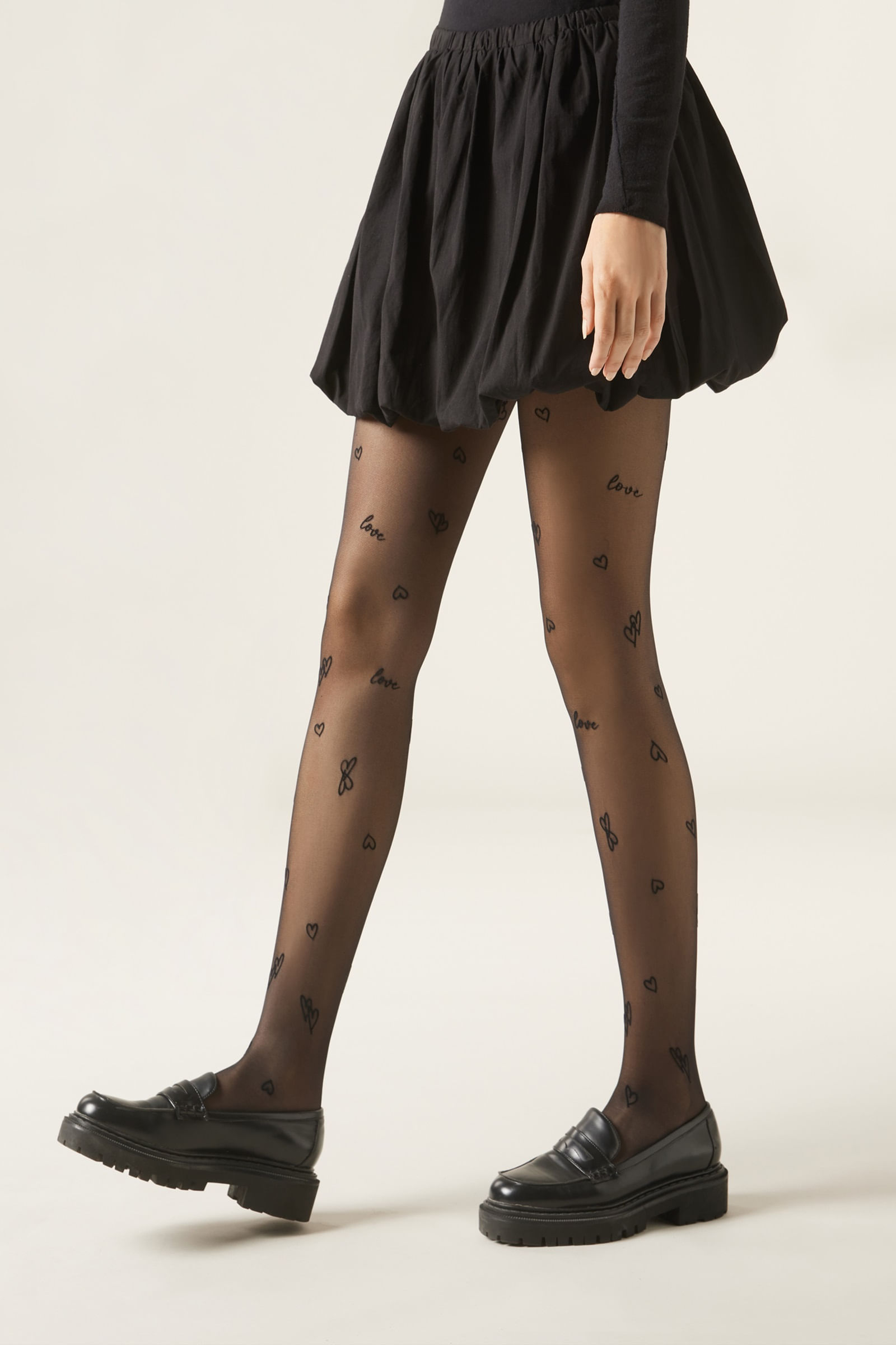meia-calça transparente com carações e love - preto