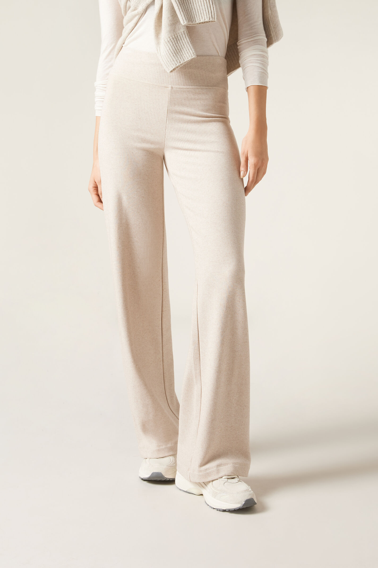 calça pantalona com cashmere - off-white