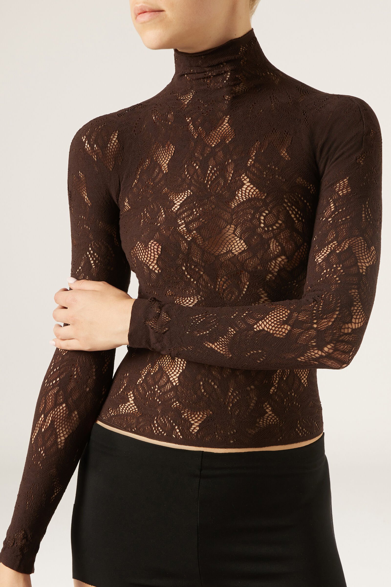 blusa em renda com padrão floral - marrom